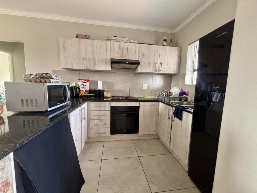 To Let 2 Bedroom Property for Rent in Brackenfell South Western Cape